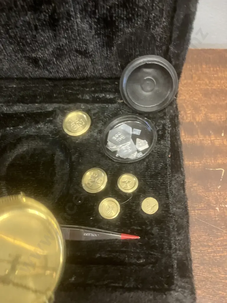 Portable Brass Scales In Case With Weights Image 1++