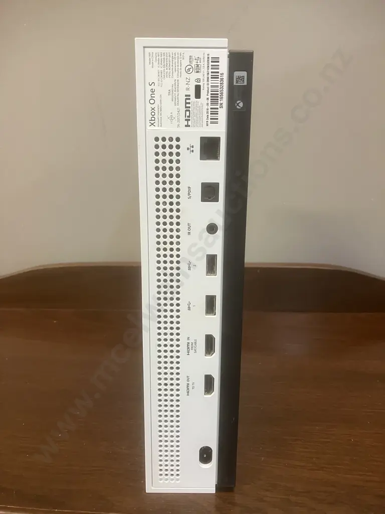 Xbox One S - Model 1681 (Console Only Sold As-Is) 2018 Serial #165653283616 Image 1++