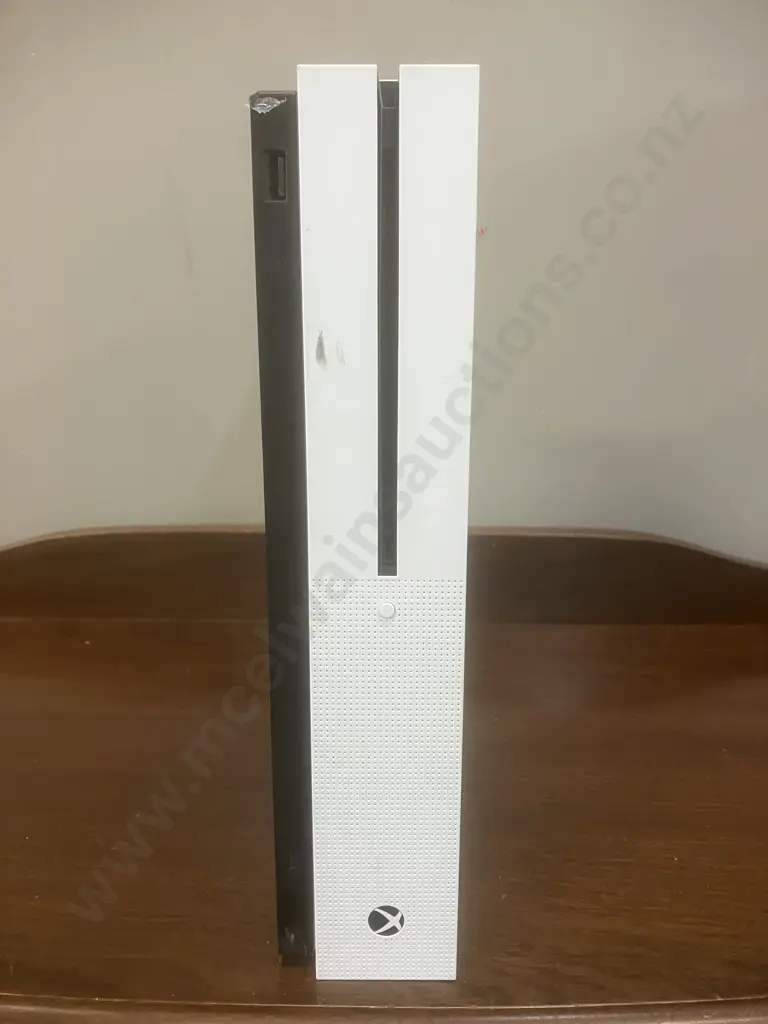Xbox One S - Model 1681 (Console Only Sold As-Is) 2018 Serial #165653283616 Image 1++