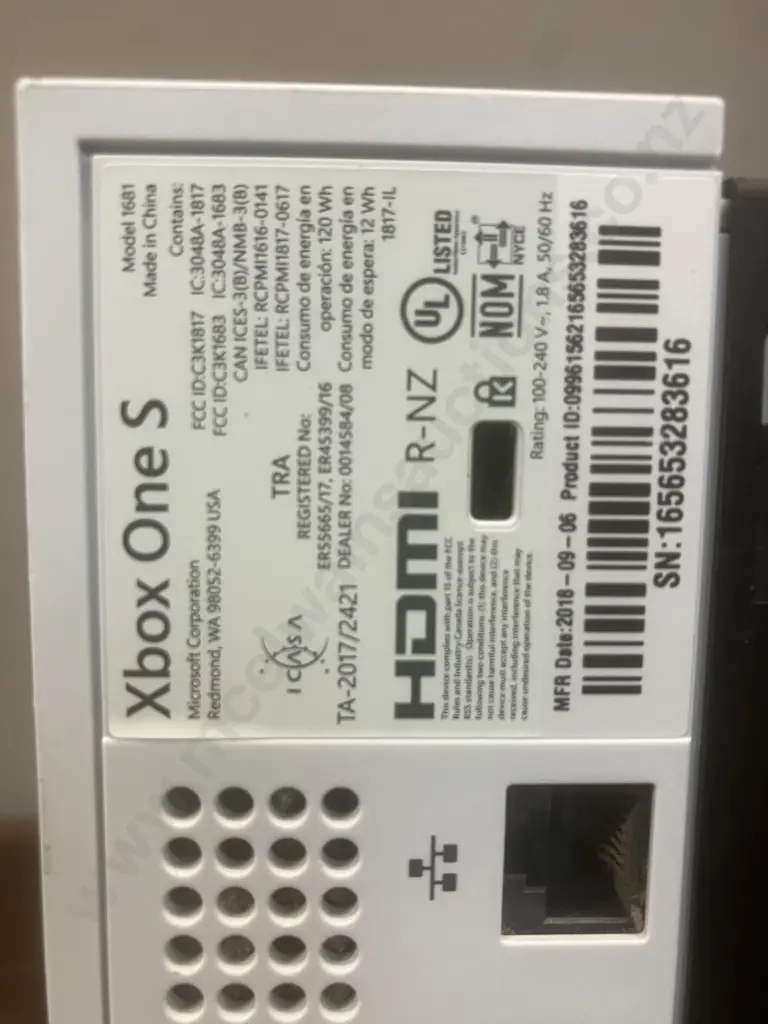 Xbox One S - Model 1681 (Console Only Sold As-Is) 2018 Serial #165653283616 Image 1++