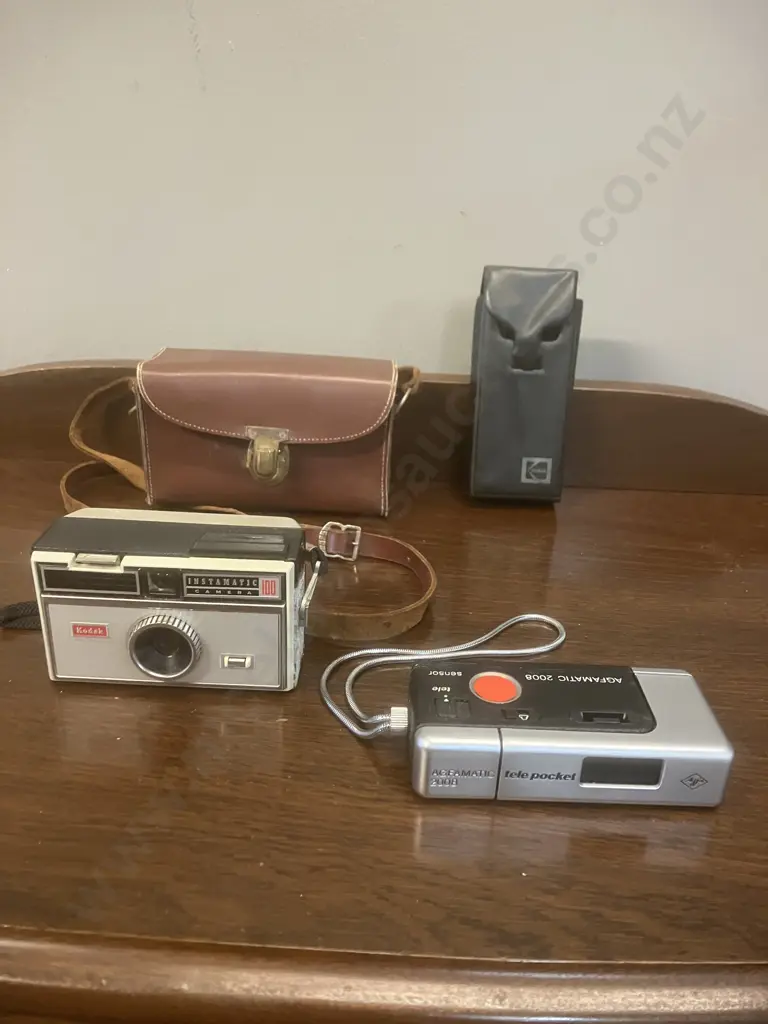Vintage German Agfamatic 2008 Pocket Sensor 110 Camera & Case. 1960s Kodak Instamatic 100 Film Camera With Leather Case Image 1++