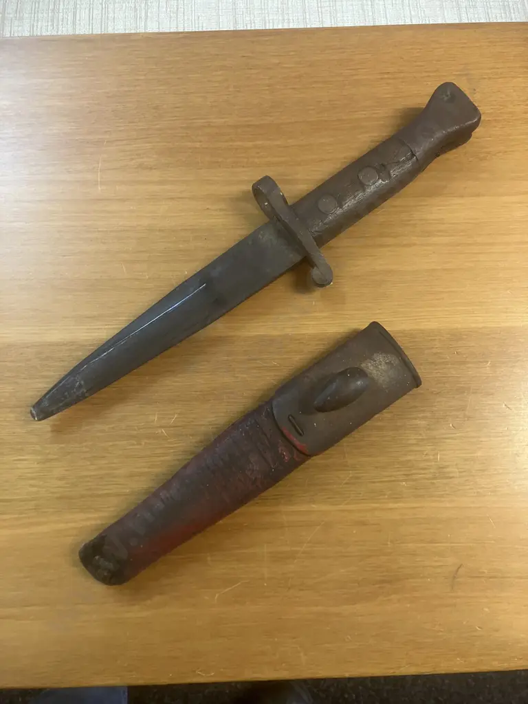 British Pattern 1888 Mk1 Type II Lee Metford Bayonet With Leather Scabbard Image 1++
