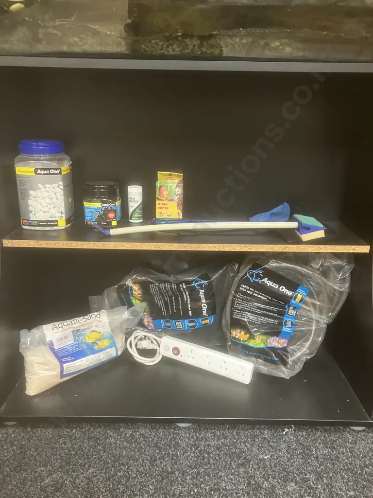 Fluval Flex 123 Litre Aquarium With Flex Cabinet & Assorted Aquarium Items. H114 W82.5 D39.5cm Image 1++