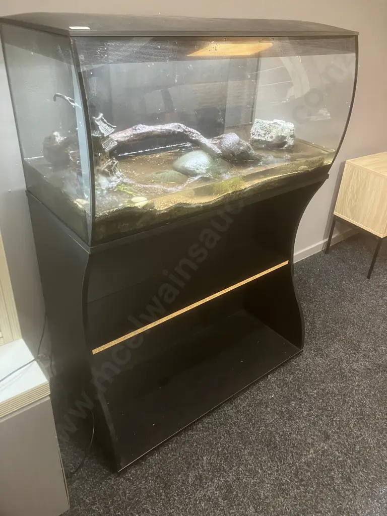 Fluval Flex 123 Litre Aquarium With Flex Cabinet & Assorted Aquarium Items. H114 W82.5 D39.5cm Image 1++