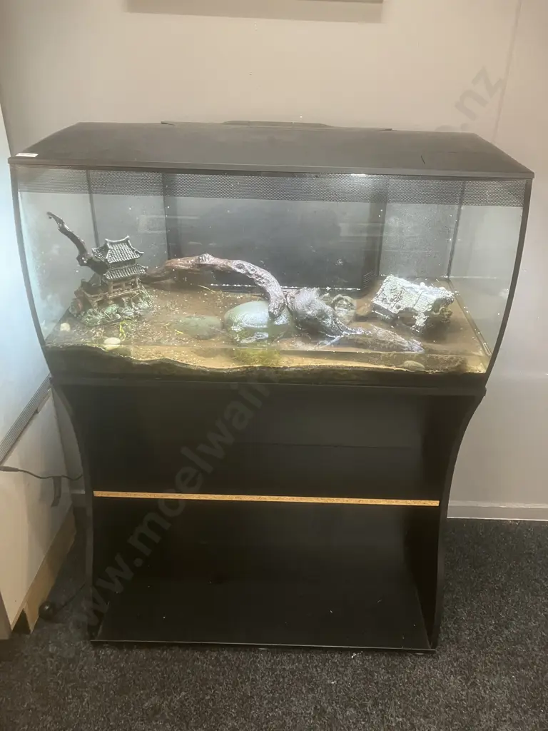 Fluval Flex 123 Litre Aquarium With Flex Cabinet & Assorted Aquarium Items. H114 W82.5 D39.5cm Image 1++