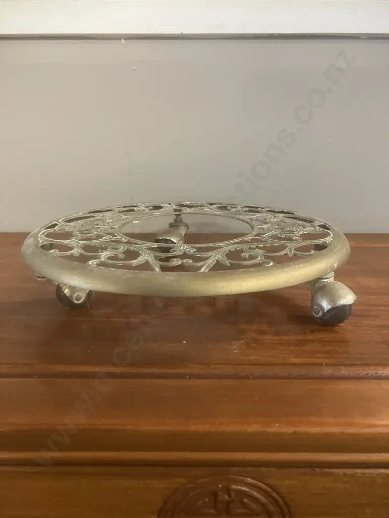 Vintage Round Ornate Brass Rolling Plant Stand. Dia 28cm Image 1++