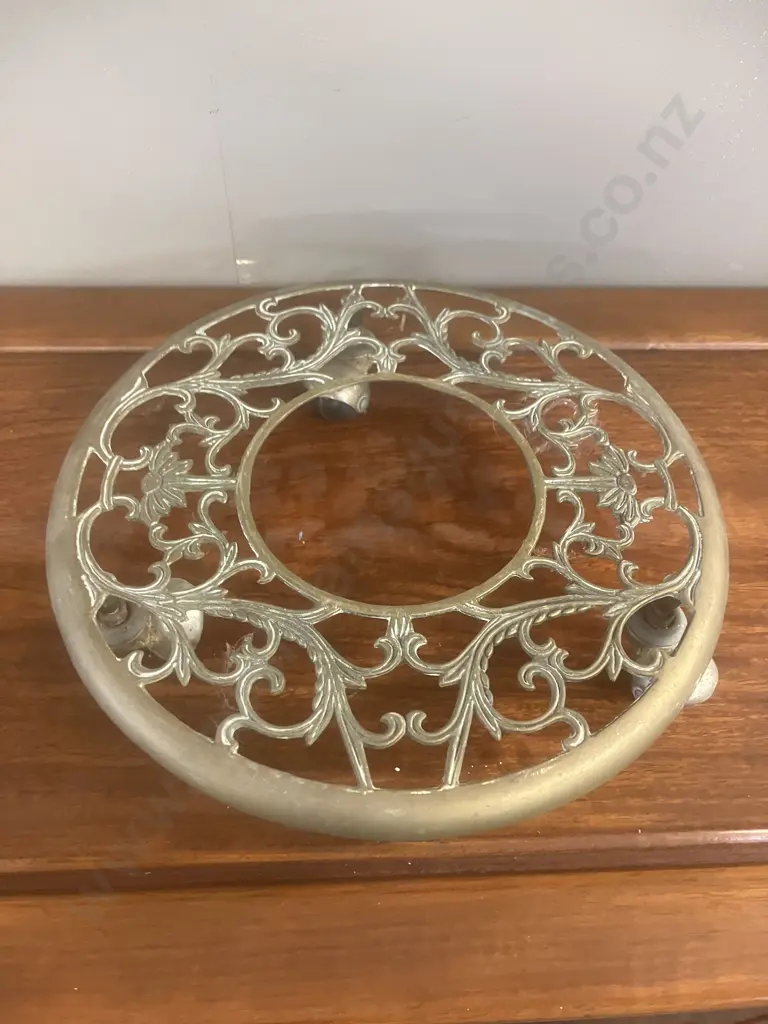 Vintage Round Ornate Brass Rolling Plant Stand. Dia 28cm Image 1++