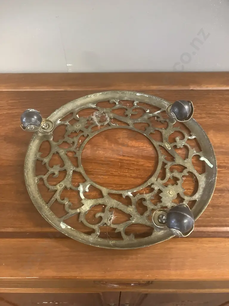 Vintage Round Ornate Brass Rolling Plant Stand. Dia 28cm Image 1++