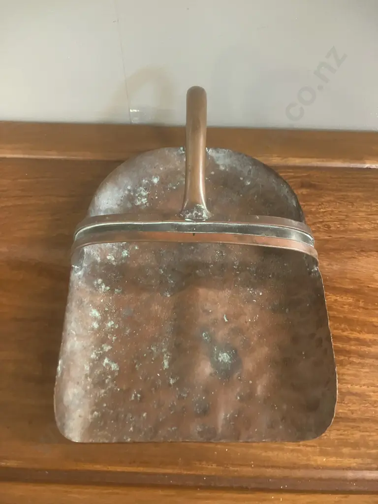 Vintage Copper Dust Pan Image 1++