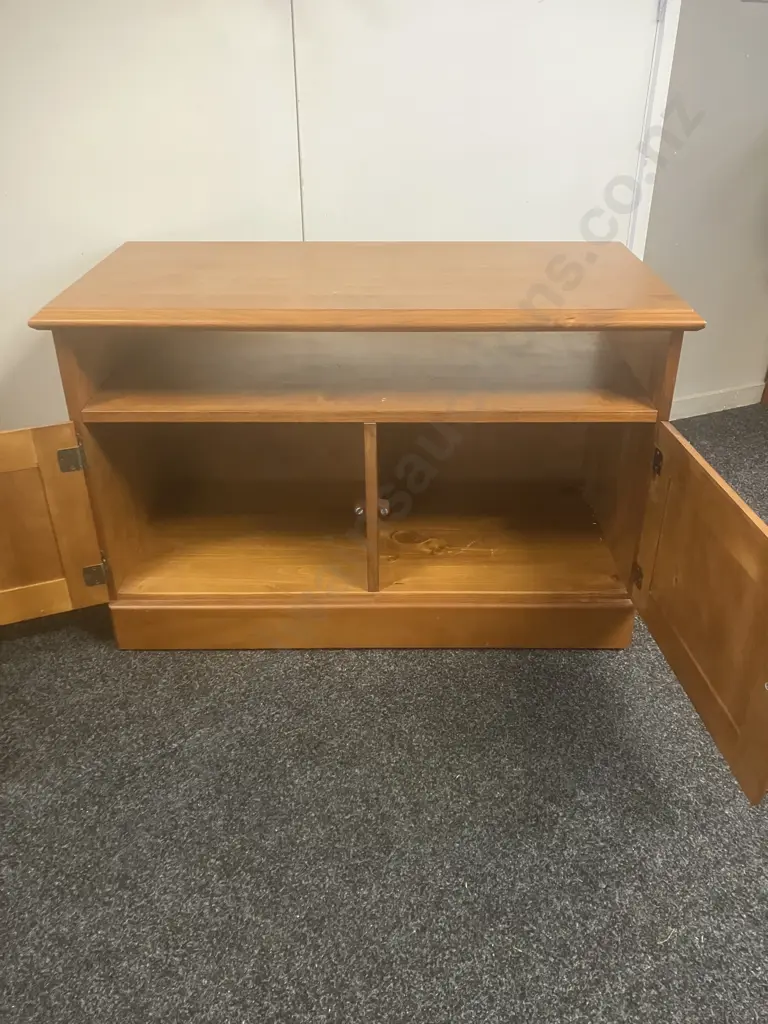 Pine 2 Drawer TV Stand On Wheels Ex Big Save Furniture. H60 W94 D45cm Image 1++