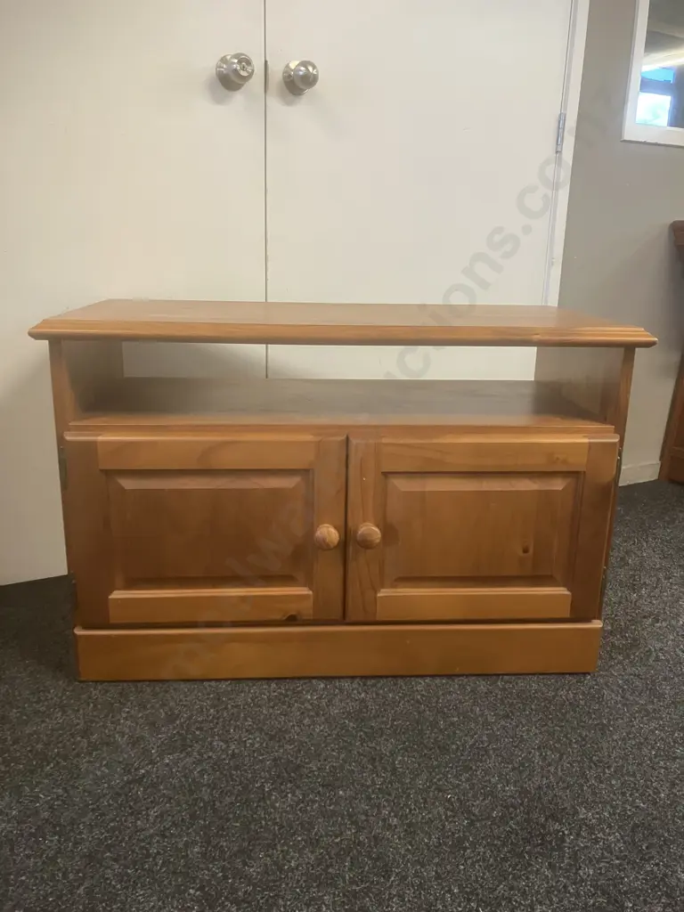 Pine 2 Drawer TV Stand On Wheels Ex Big Save Furniture. H60 W94 D45cm Image 1++