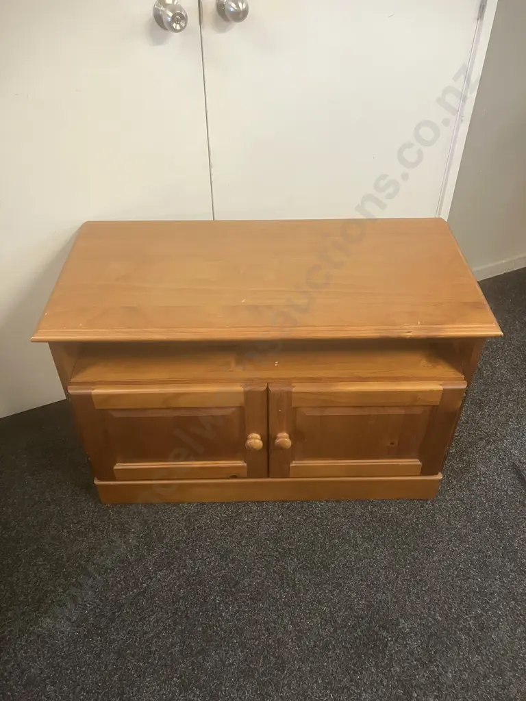 Pine 2 Drawer TV Stand On Wheels Ex Big Save Furniture. H60 W94 D45cm Image 1++