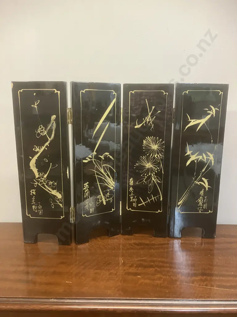 Vintage Chinese Lacquer Tabletop Folding Screen. 60 x 46cm Image 1++