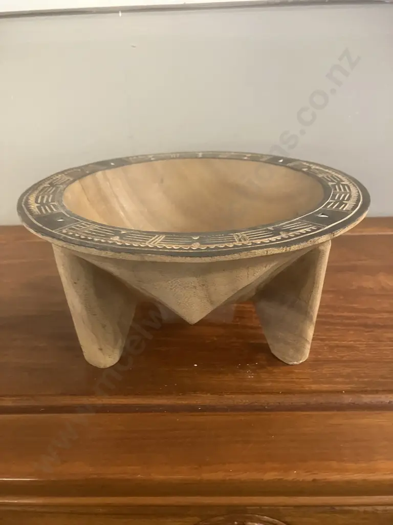 24cm Top Carved Tanoa / Kava Bowl With 2 x Coconut Shell Bilo Image 1++