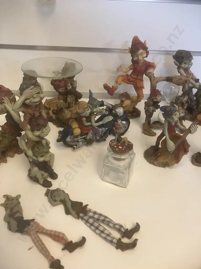 Pixie Figurines x 23 Image 1++