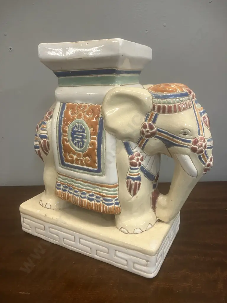 Ceramic Elephant Pedestal. H23cm Image 1++