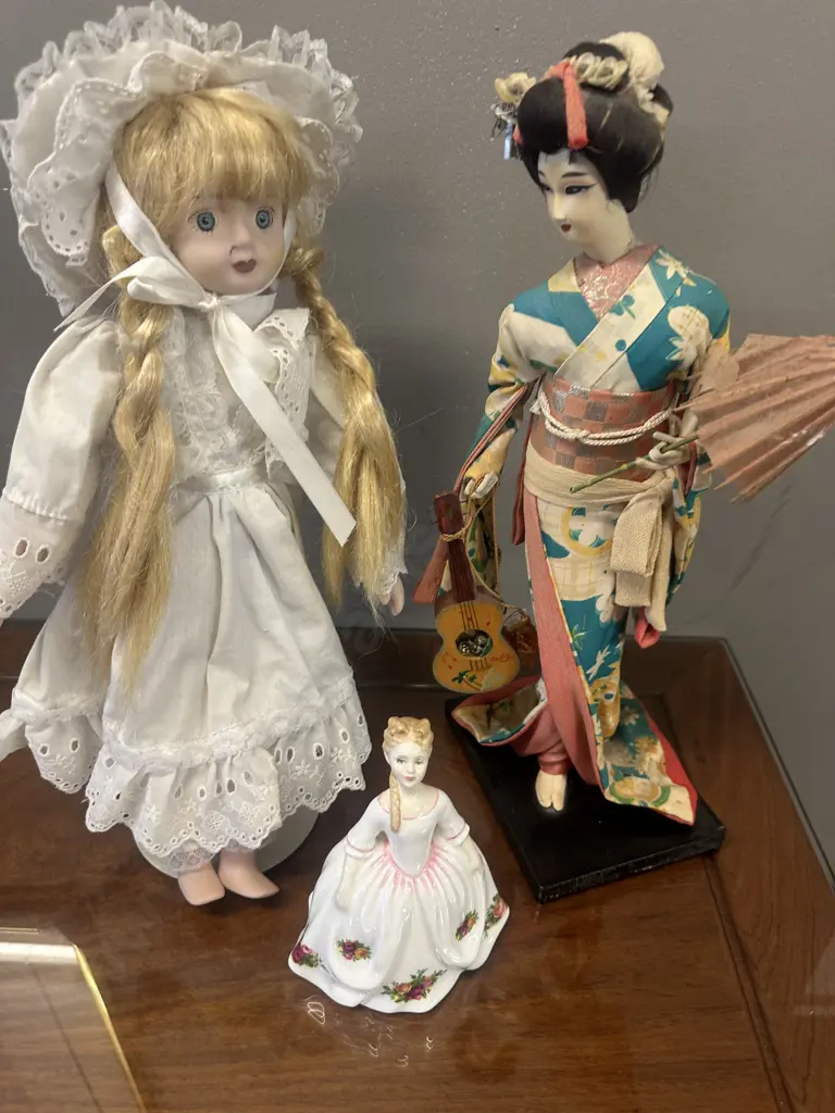 Royal Doulton Figurine 'Peggy Davis' Japanese Doll & Porcelain Doll Image 1++