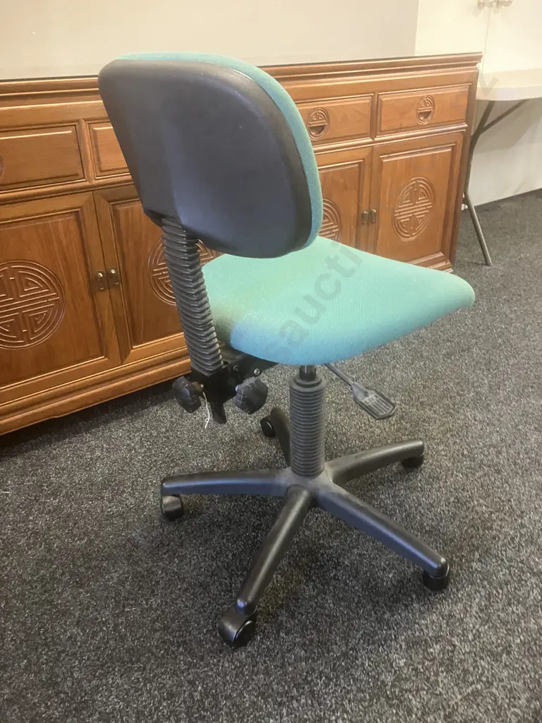 Dawell Furniture Gaslift Desk Chair - Green Image 1++