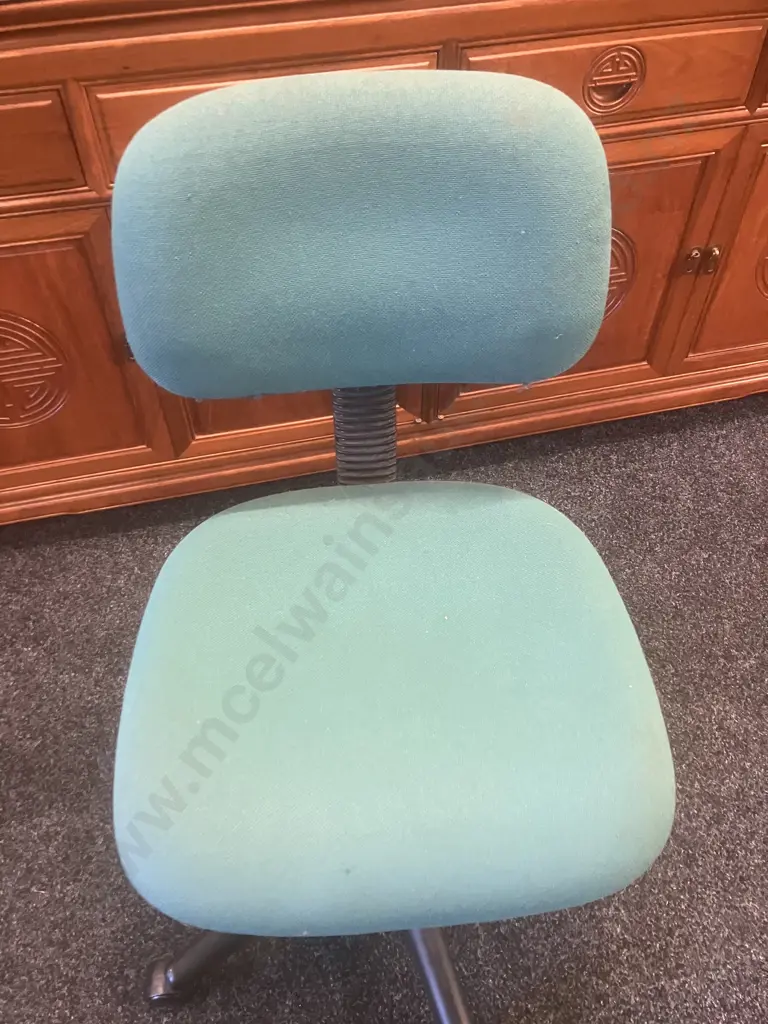 Dawell Furniture Gaslift Desk Chair - Green Image 1++
