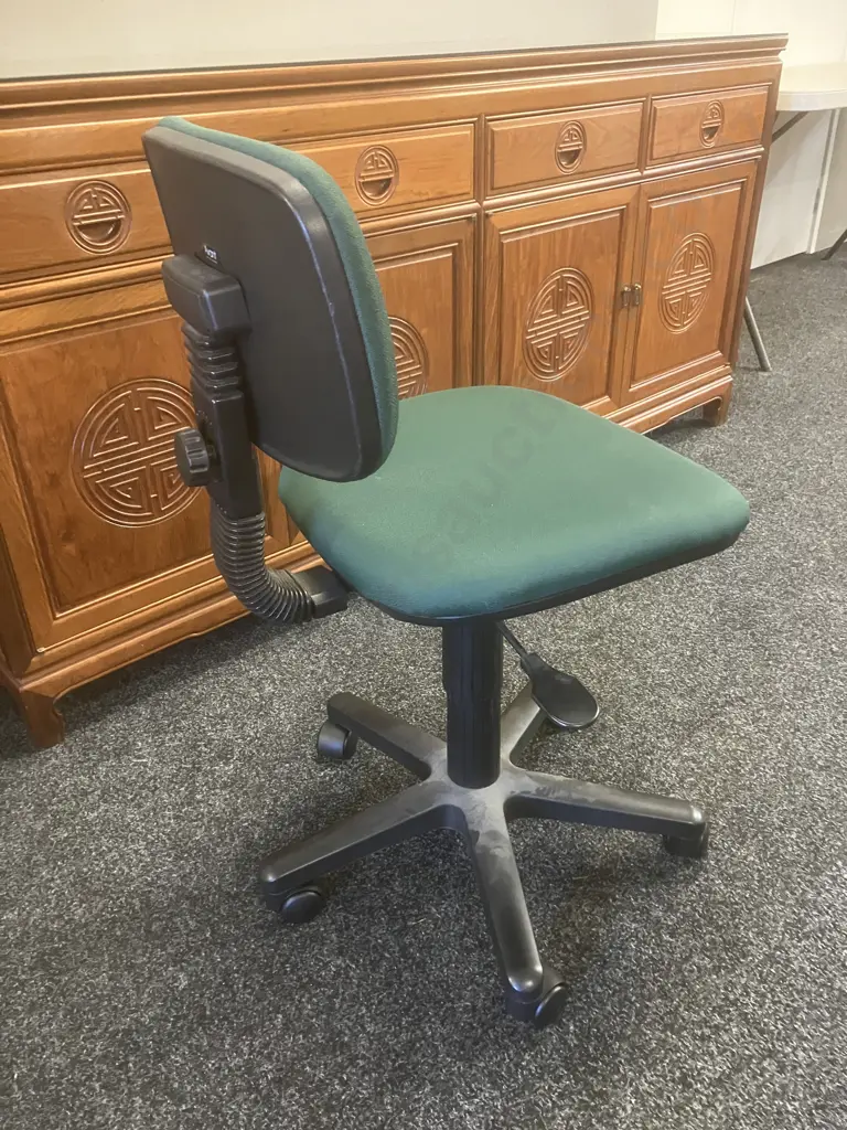 Green Gaslift Desk Chair Image 1++