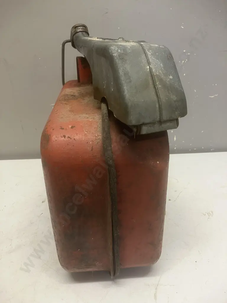 Vintage Lesco (NZ) Pour.A.Can Image 1++