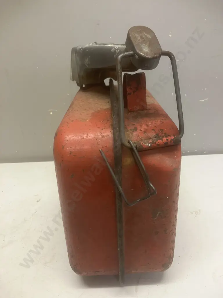 Vintage Lesco (NZ) Pour.A.Can Image 1++