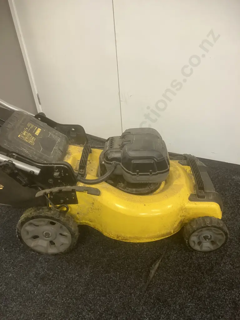 DeWALT DCMW564-XE 36V (18V x 2)  Brushless Electric Lawnmower With Catcher (No Batteries or Charger) Image 1++