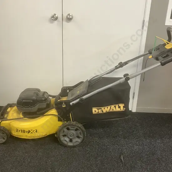 DeWALT DCMW564-XE 36V (18V x 2)  Brushless Electric Lawnmower With Catcher (No Batteries or Charger)