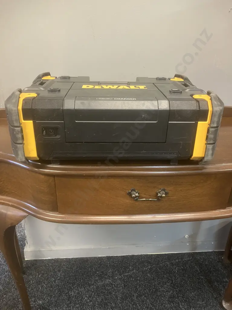 DeWALT 18V TSTAK Radio Connect & Charger DWST1-81080-XE Skin Only Image 1++