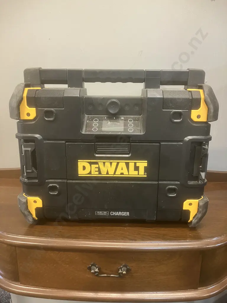 DeWALT 18V TSTAK Radio Connect & Charger DWST1-81080-XE Skin Only Image 1++
