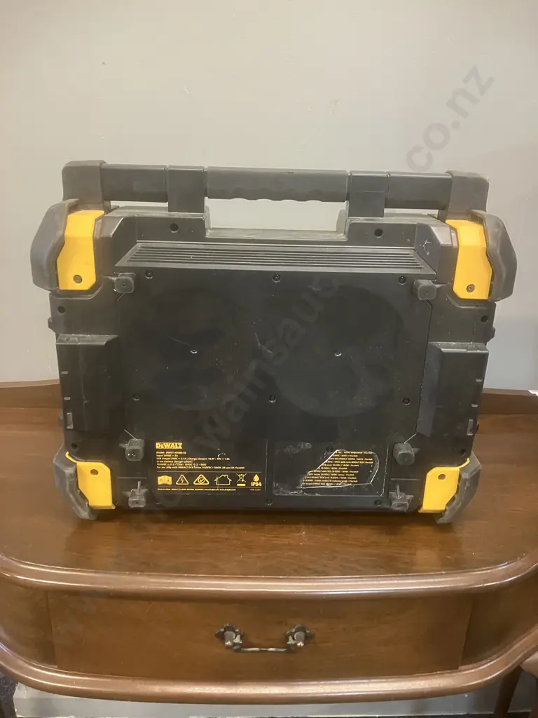DeWALT 18V TSTAK Radio Connect & Charger DWST1-81080-XE Skin Only Image 1++