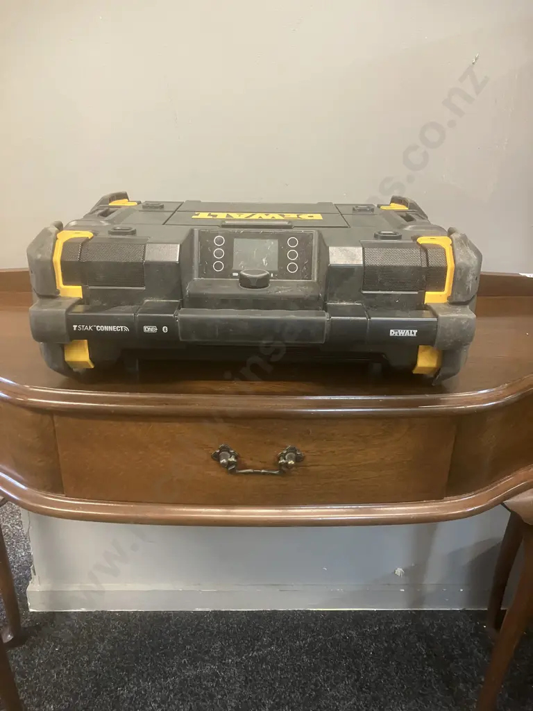 DeWALT 18V TSTAK Radio Connect & Charger DWST1-81080-XE Skin Only Image 1++