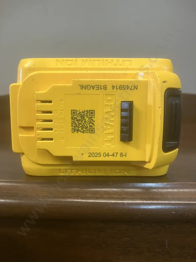 DeWALT 18V 5.0Ah XR Battery DCB184-XE Image 1++
