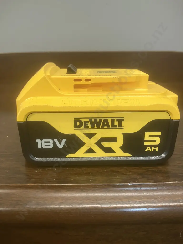 DeWALT 18V 5.0Ah XR Battery DCB184-XE Image 1++