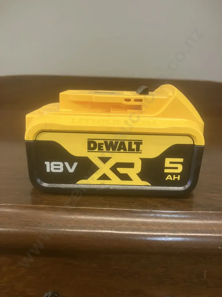 DeWALT 18V 5.0Ah XR Battery DCB184-XE Image 1++