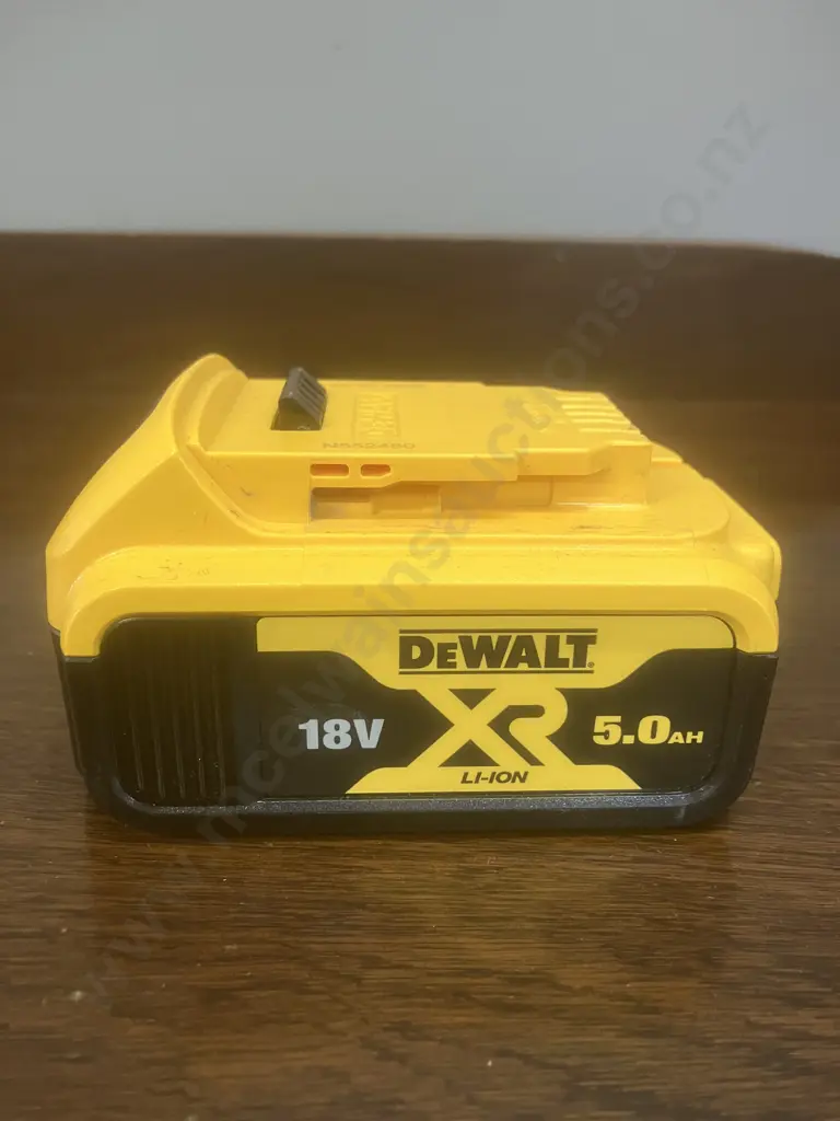 DeWALT 18V 5.0Ah XR Battery DCB184-XE Image 1++