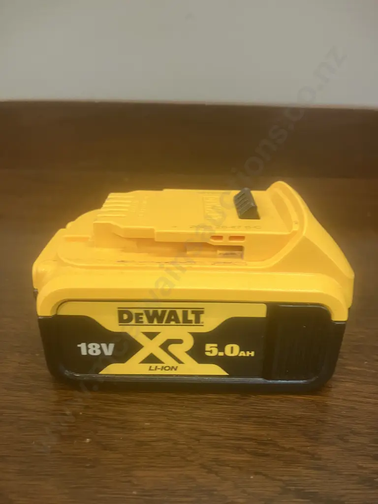 DeWALT 18V 5.0Ah XR Battery DCB184-XE Image 1++