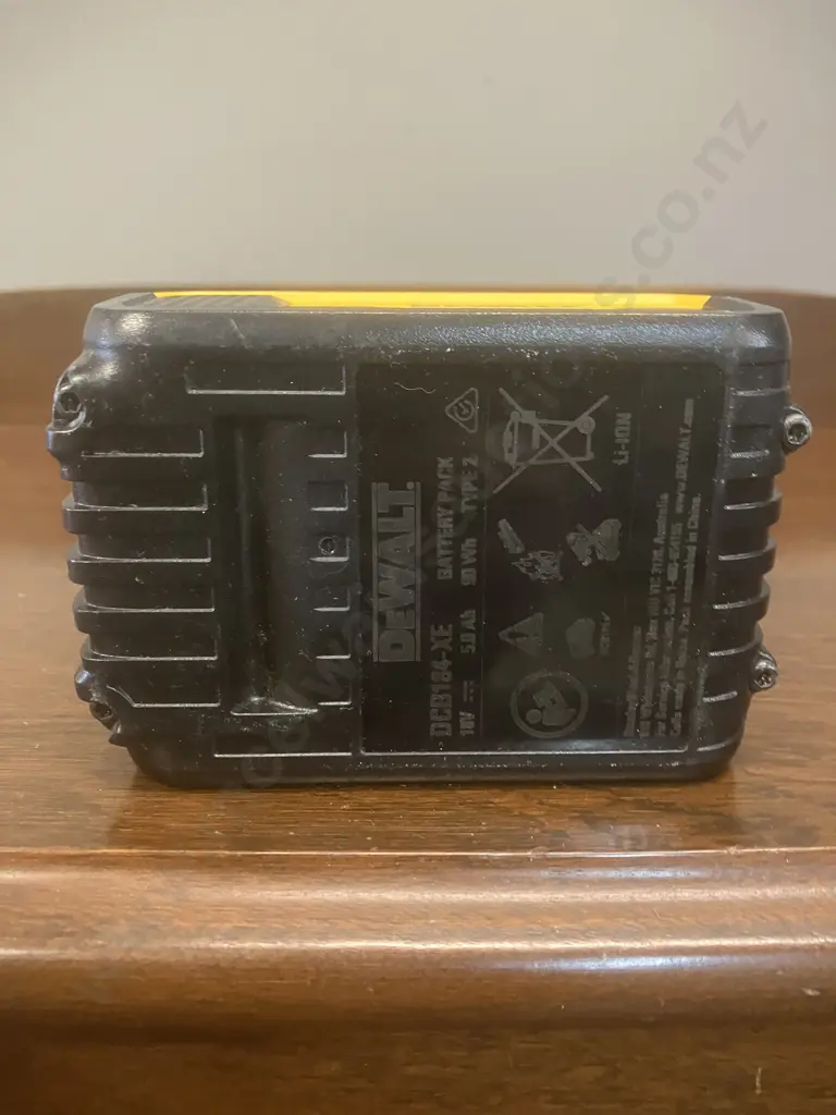 DeWALT 18V 5.0Ah XR Battery DCB184-XE Image 1++