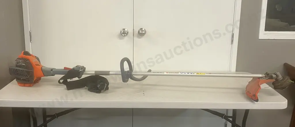 Oleo-Mac BC 22S Petrol Brush Cutter Image 1++