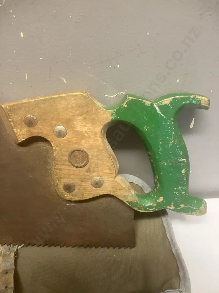 Disston Handsaws - D-9 'Masterpiece' Skew-Back Style, D-8 Etched Panel Saw, D-8 Rip Saw - Canada With Saw Bag Image 1++