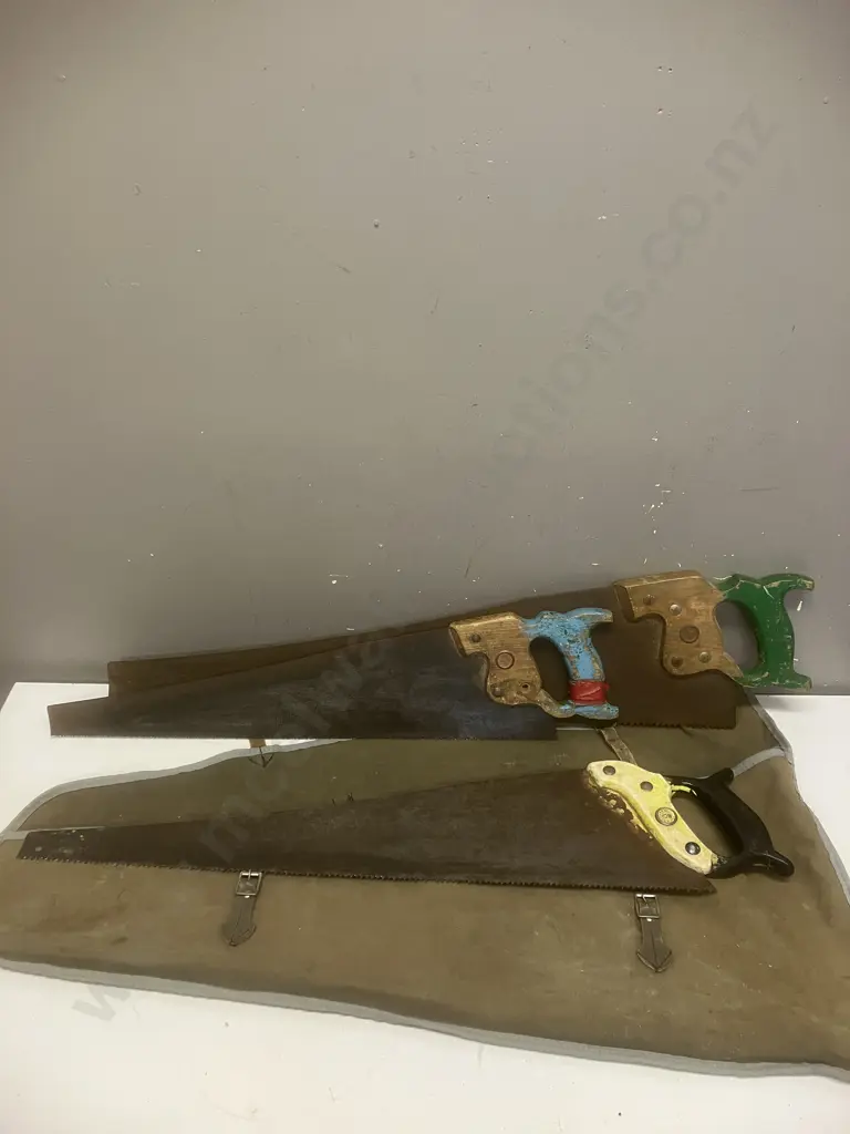 Disston Handsaws - D-9 'Masterpiece' Skew-Back Style, D-8 Etched Panel Saw, D-8 Rip Saw - Canada With Saw Bag Image 1++