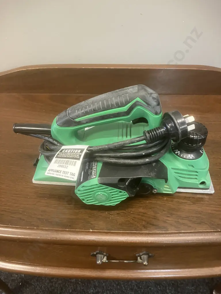 Hitachi 82MM 620W Electric Planer Model P20SF Image 1++