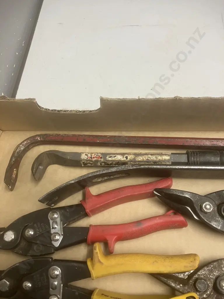 Tools - Pry Bars, Tin-Snips, Rasps & Files, Riveter Etc Image 1++