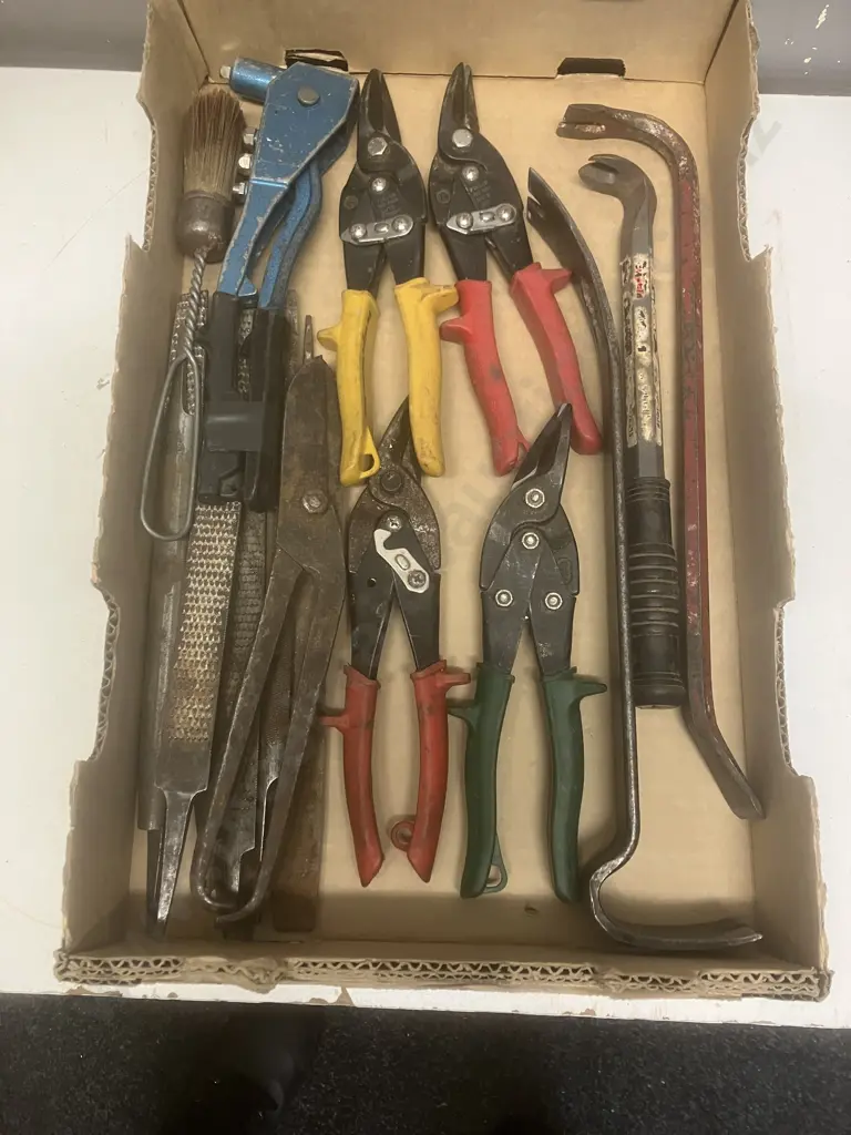 Tools - Pry Bars, Tin-Snips, Rasps & Files, Riveter Etc Image 1++