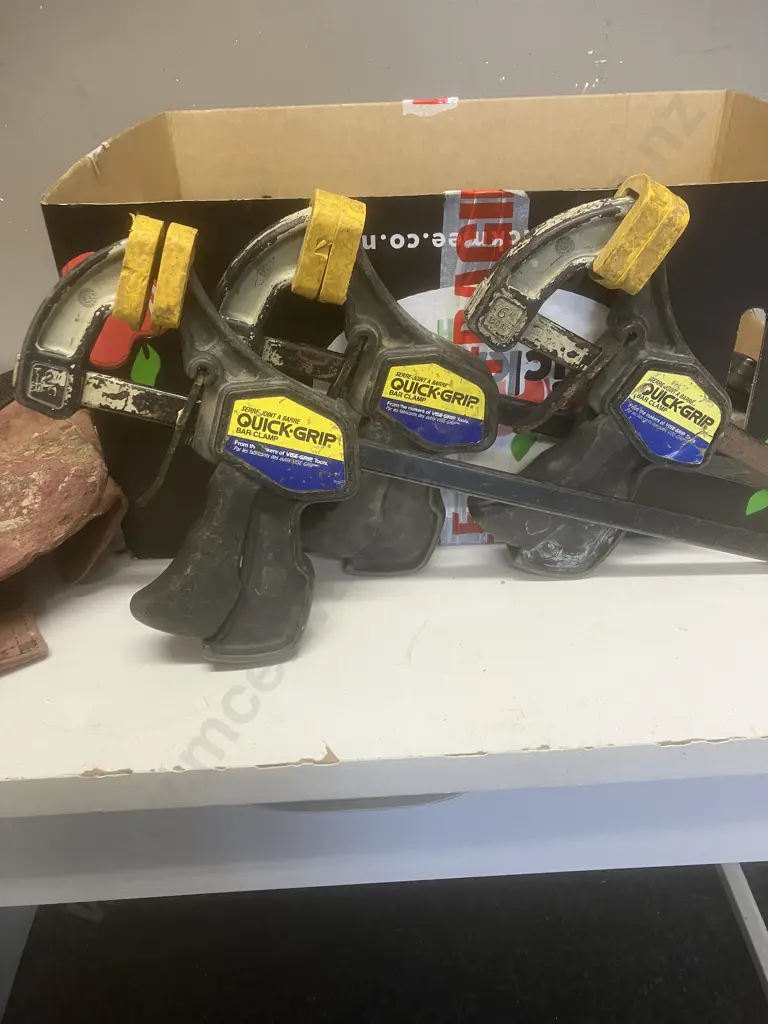 Taurus Leather Builders Apron, 3 x Quik-Grip Bar Clamps, Saws, Hand Tools, Arrow Stapler Etc Image 1++