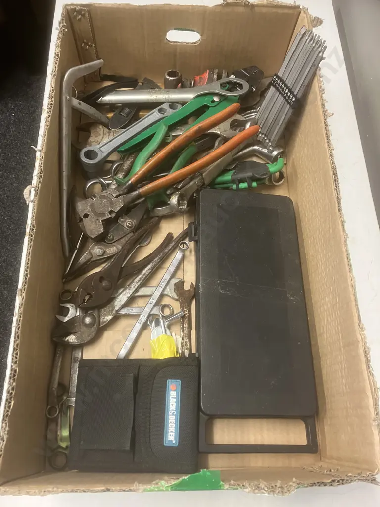 Box Lot - Driver Set, Part Socket Set, Spanners Etc Image 1++