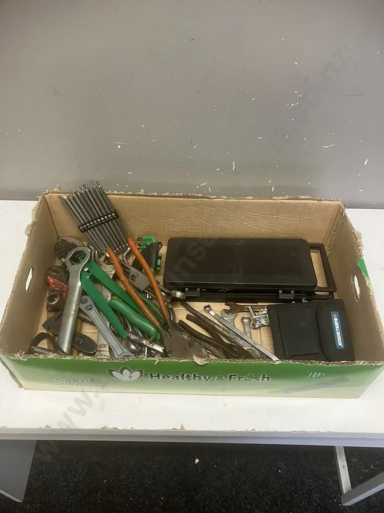 Box Lot - Driver Set, Part Socket Set, Spanners Etc Image 1++
