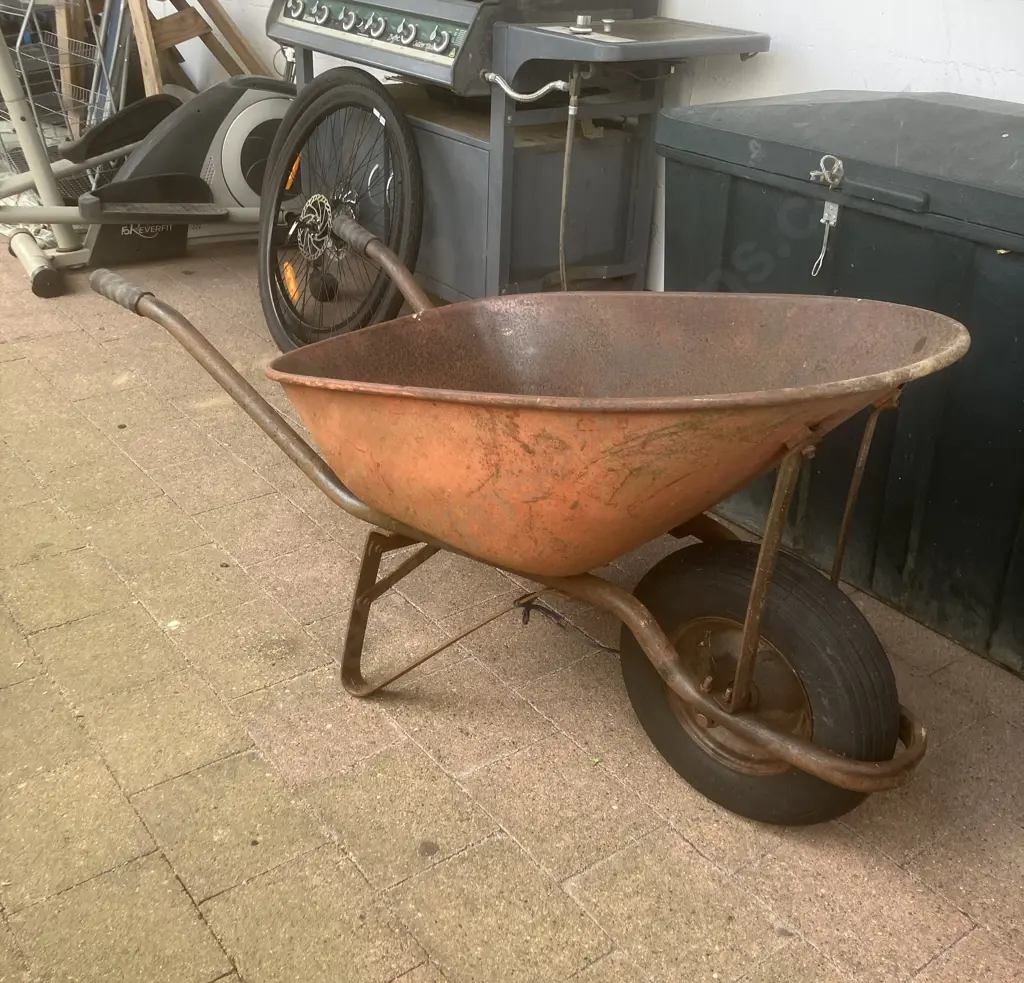 Steel Wheelbarrow With Rubber Tyre Image 1++
