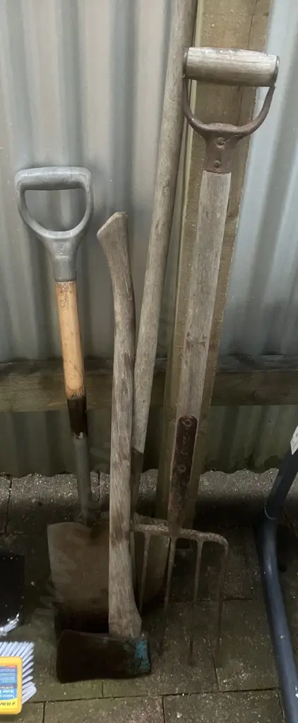 Garden Fork, Spade, Shovel & Axe Image 1++