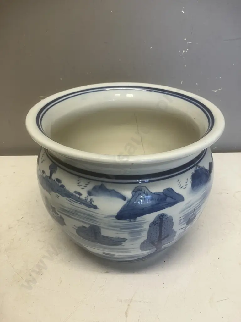Plant Pot With Blue & White Asian Boat Scene. 22 x 28cm Image 1++